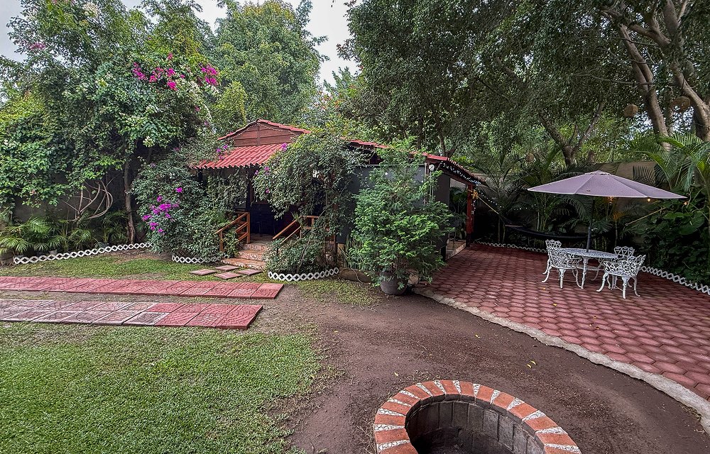 HOTEL_NAME
